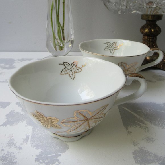 Fine Porcelain 2 Mugs "Golden Grape Leaf", Japan - Picture 5 of 11